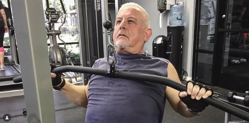 Client @aesthetic_peddler putting in SERIOUS work for back & shoulders.
Developing your back muscles is so important. Many workout routines will focus only on growing your chest and arms, but that can be dangerous if you don't also work out your back muscles!
Strong back muscles are key in maintaining your posture. PLUS these are some larger muscles, so they utilize a lot of energy (AKA CALORIES!) to work, grow, and maintain!